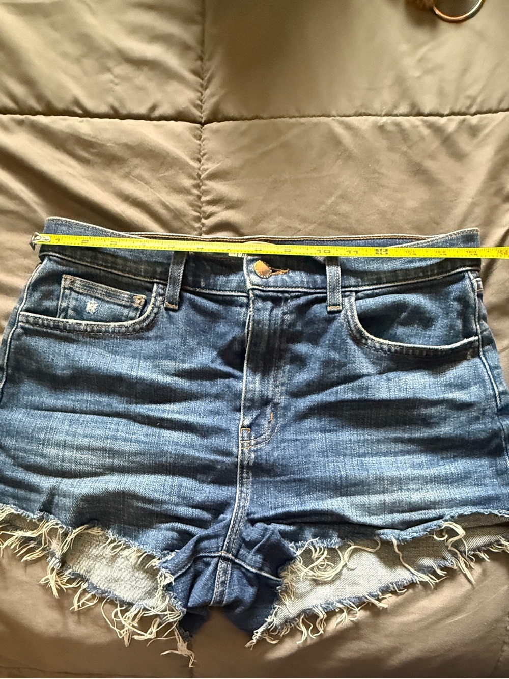L'AGENCE Distressed Blue Frayed-Hem Denim Shorts